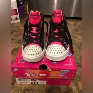 New in box - never worn outside Girls Sketchers size 13